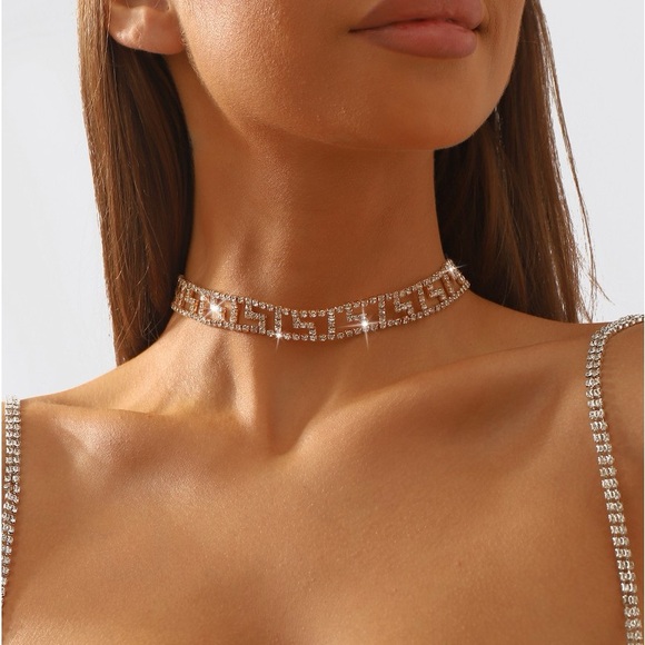 Jewelry - Rhinestone choker necklace in silver or gold